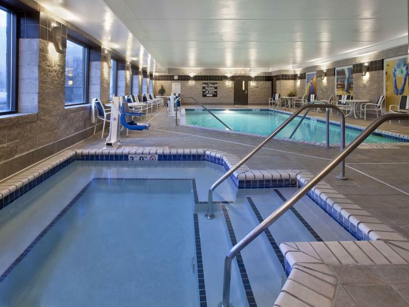 Holiday Inn Express Hotel & Suites Minneapolis - Minnetonka By Ihg Eksteriør bilde
